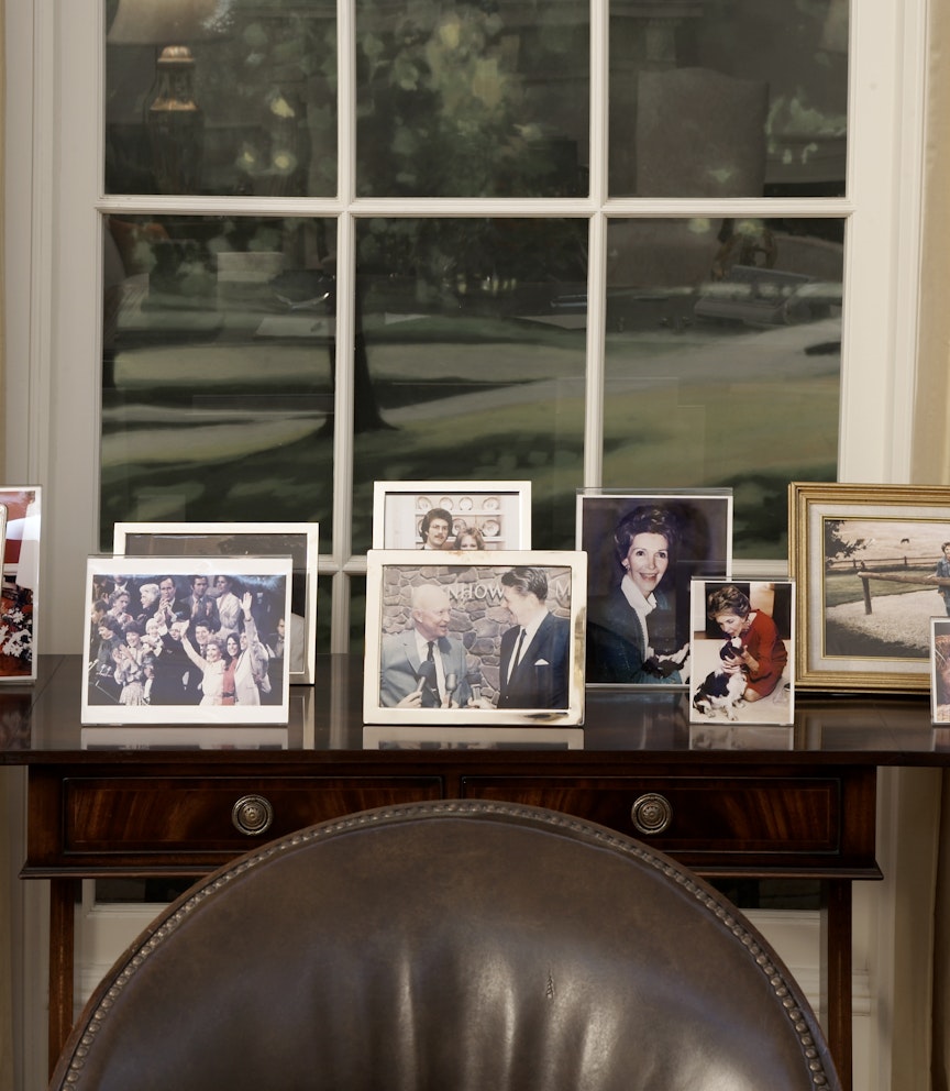 Photographs in the oval office Photographs in the oval office