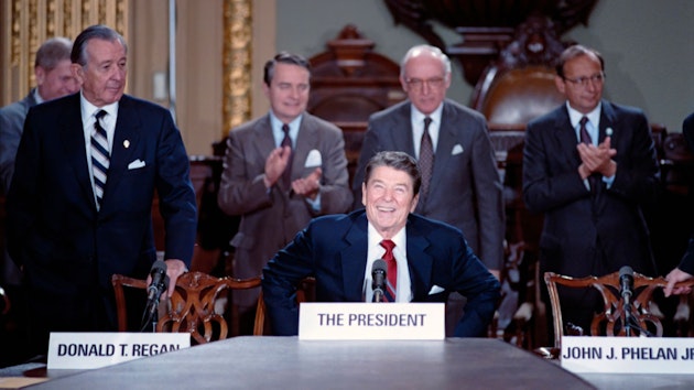 3-28-1985 Trip to New York, visit to the New York Stock Exchange NYSE, President Reagan meeting with members, Chief Executive Officers, and senior partners of the New York Stock Exchange with Don Regan John Phelan Alfonse D'Amato